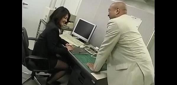  Office Lady Rapped By Her Boss Getting Her Hairy Pussy Fingered On The Floor In